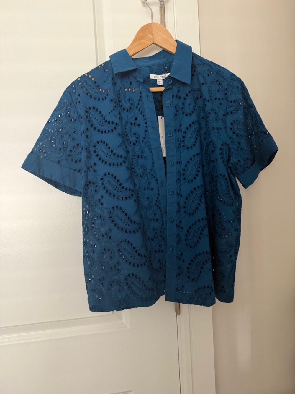 Chico's Teal Eyelet Short-Sleeve Button Shirt- size 1= size medium/ size 8